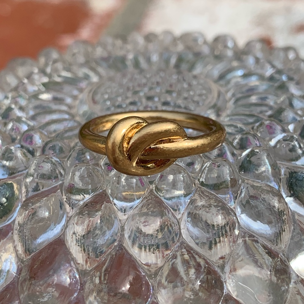 Artisan love knot gold-tone ring